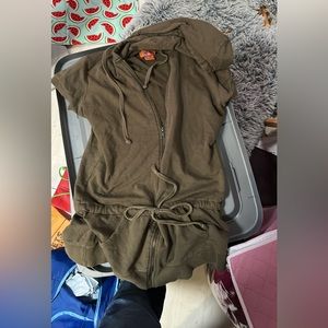 Like new short sleeve zipper hoodie fitted with tie string Finesse large